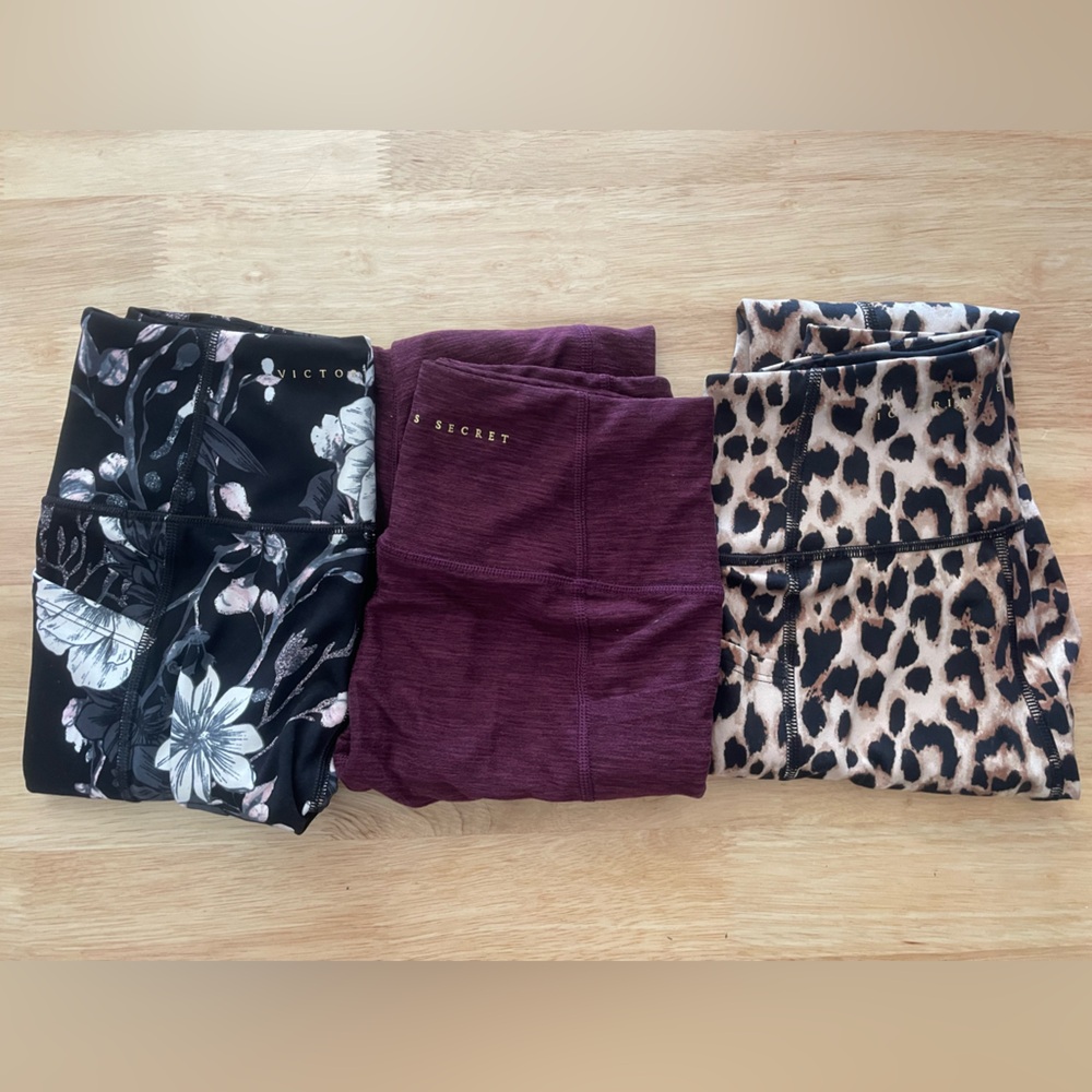 Victorias Secret Ultimate leggings Bundle 4 pieces w/ pockets 
Size 2